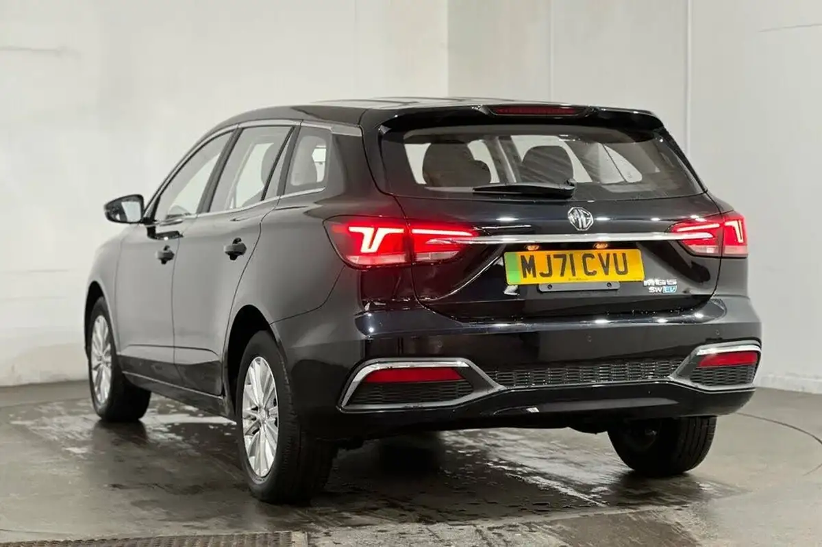 2021-mg-mg5-e-excite-ev-big-16