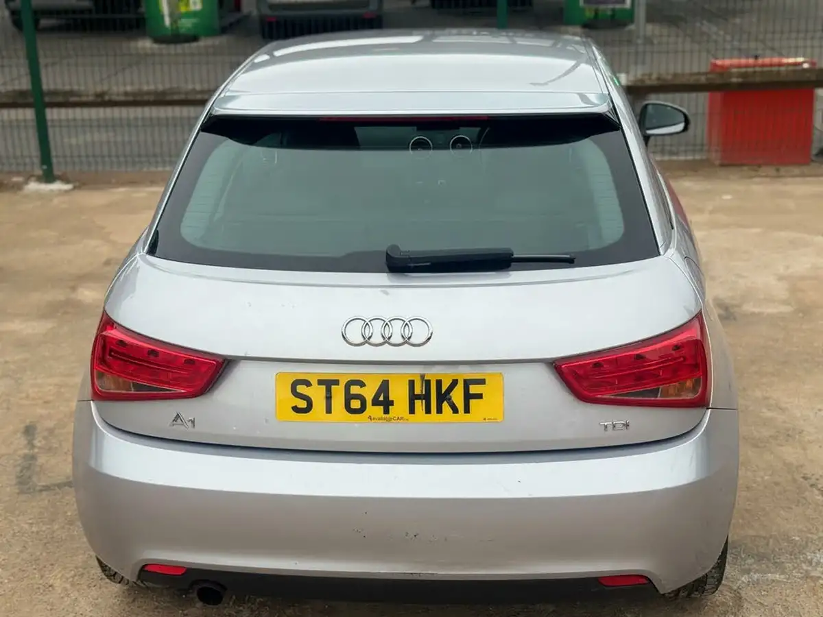 2014-audi-a1-16td-sport-hatchback-3d-big-18