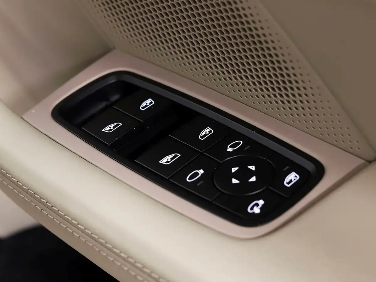 2022-porsche-taycan-e-base-476ps-performance-battery-plus-big-23