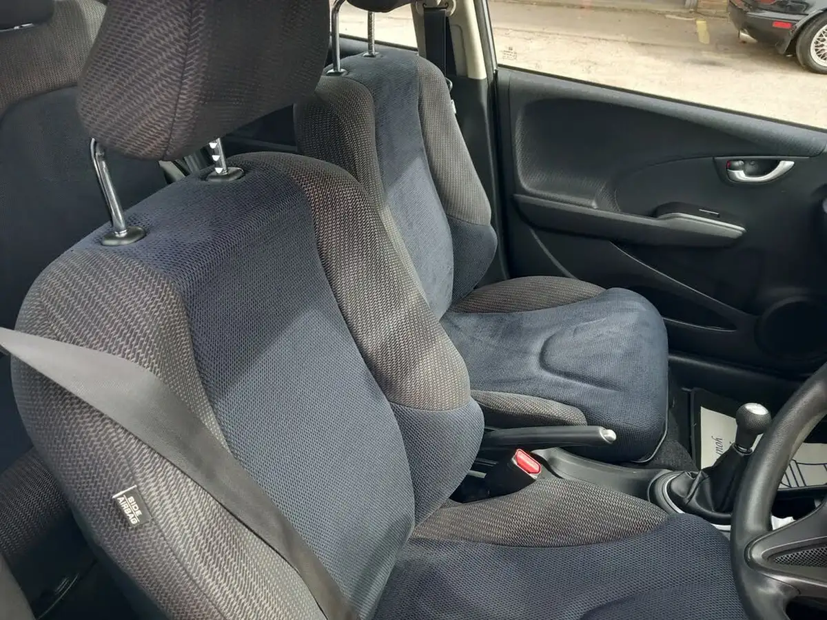 2012-honda-jazz-14-es-big-14