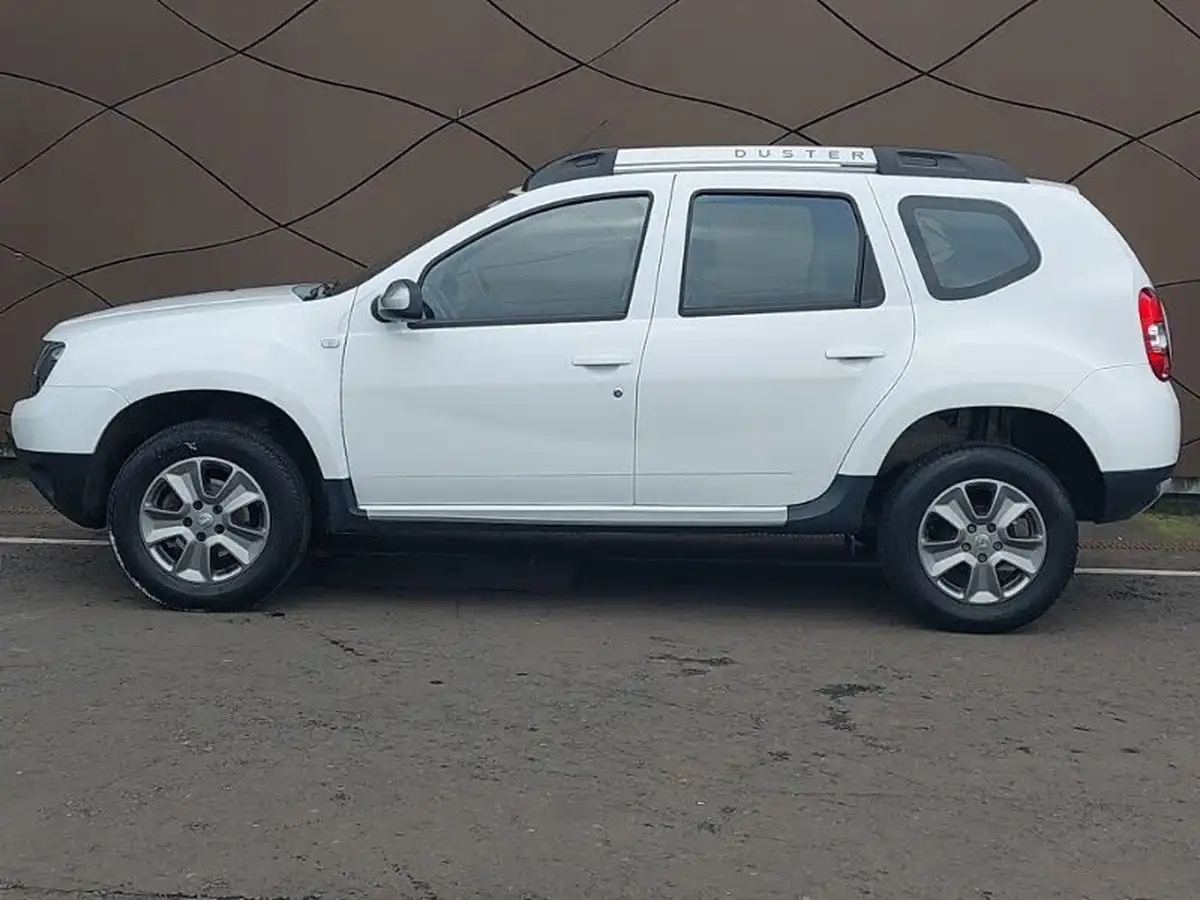 2016-dacia-duster-15dci-laureate-110bhp-ss-station-wagon-5d-big-3