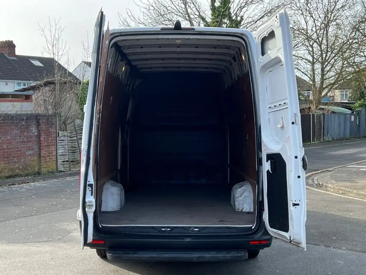 2018-mercedes-benz-sprinter-21cdi-311-l2h1-panel-van-rwd-eco-gear-360-big-28
