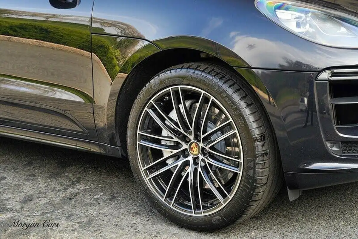 2019-porsche-macan-29-v6-turbo-big-6