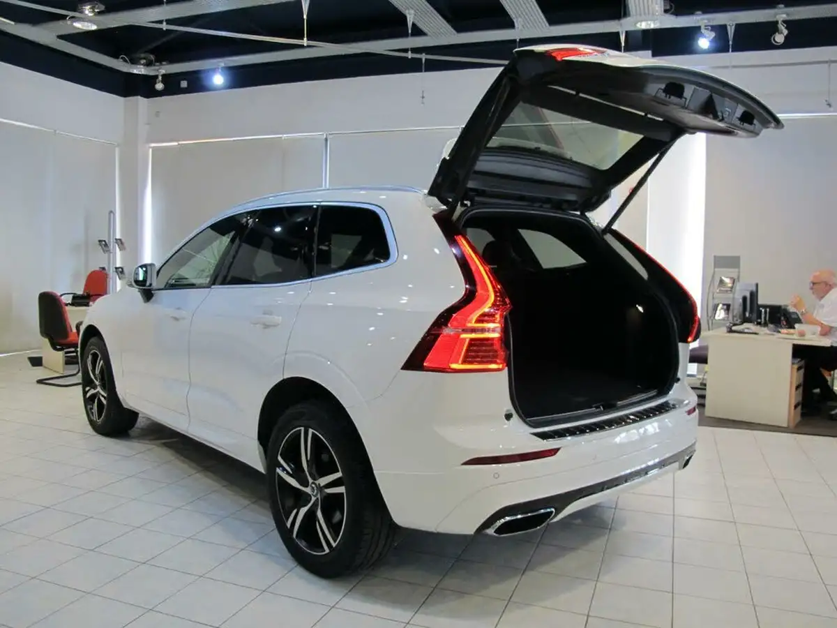 2017-volvo-xc60-20td-d4-r-design-awd-geartronic-big-5