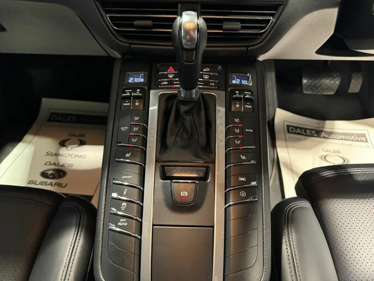 2019-porsche-macan-30-v6-s-big-24