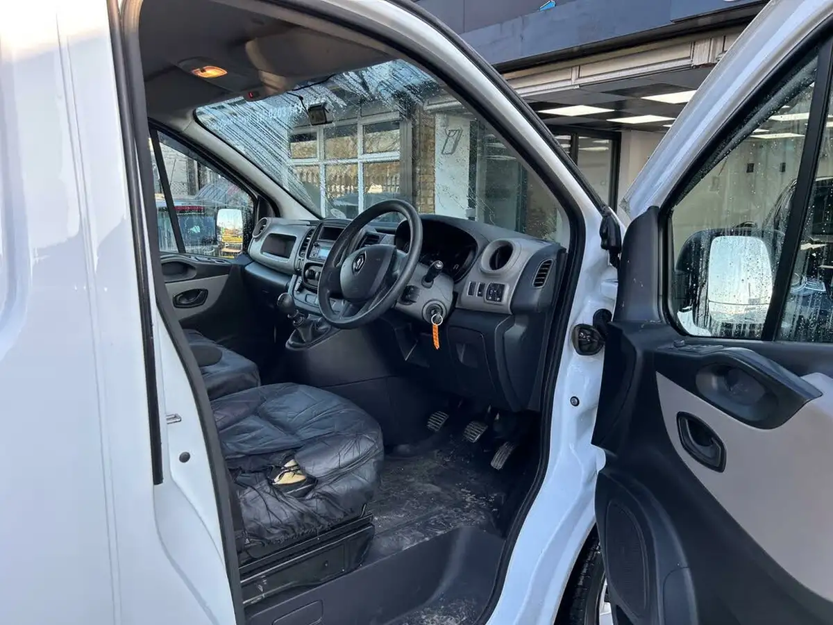 2018-renault-trafic-16dci-sl27-95-business-95-e6-panel-van-big-8