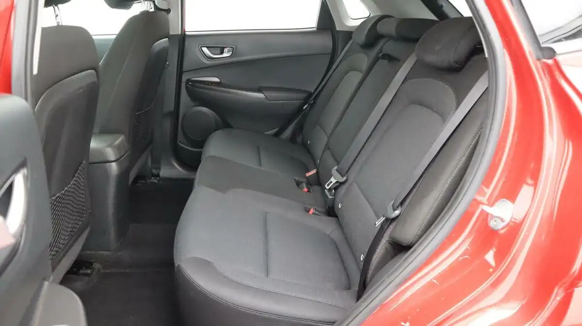2022-hyundai-kona-e-premium-136ps-39kwh-big-16