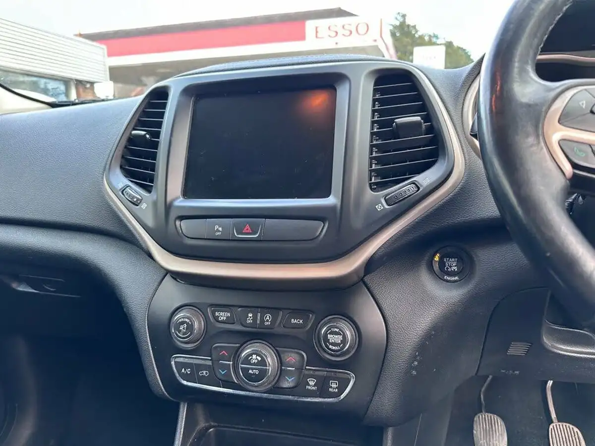 2015-jeep-cherokee-20multijet-ii-limited-4wd-big-8