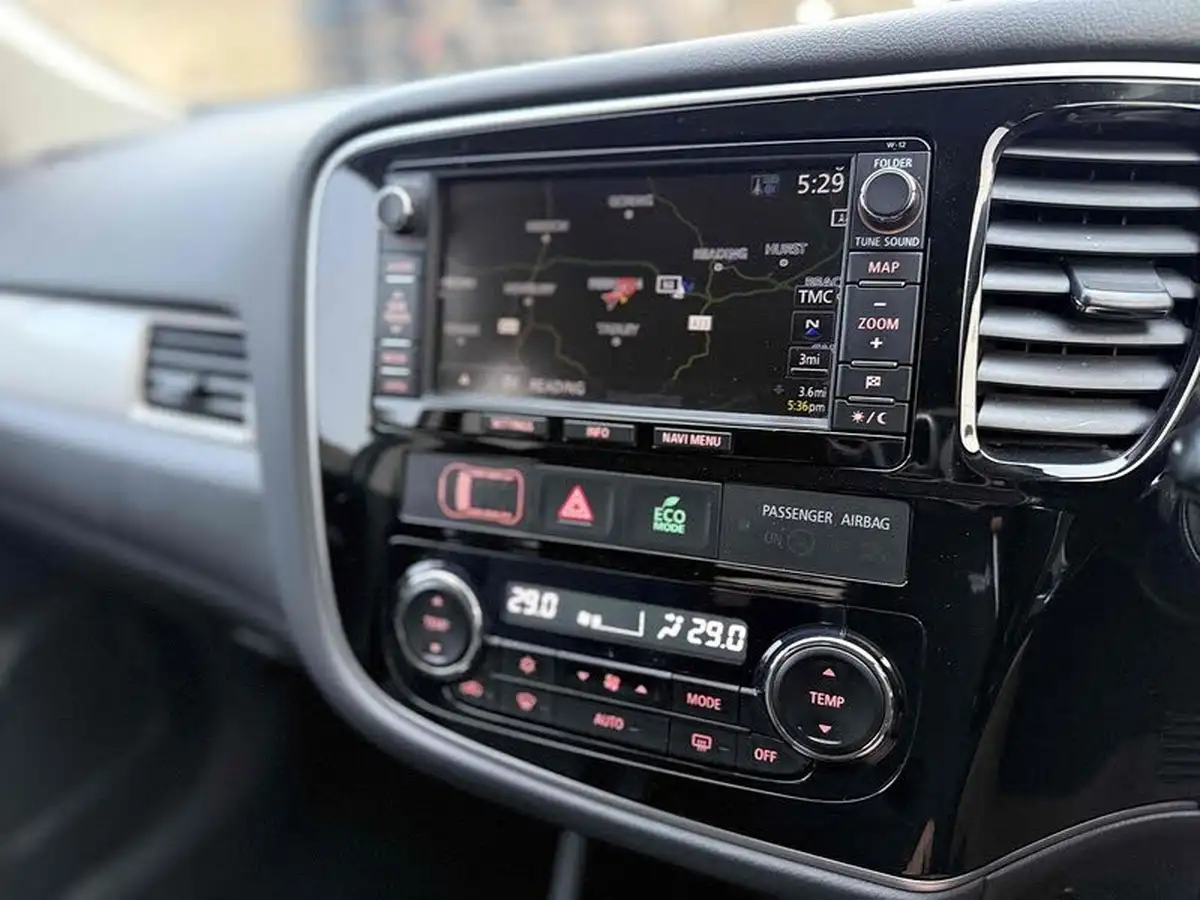 2014-mitsubishi-outlander-20-gx4h-big-29