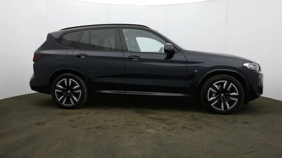 2022-bmw-ix3-e-m-sport-big-7