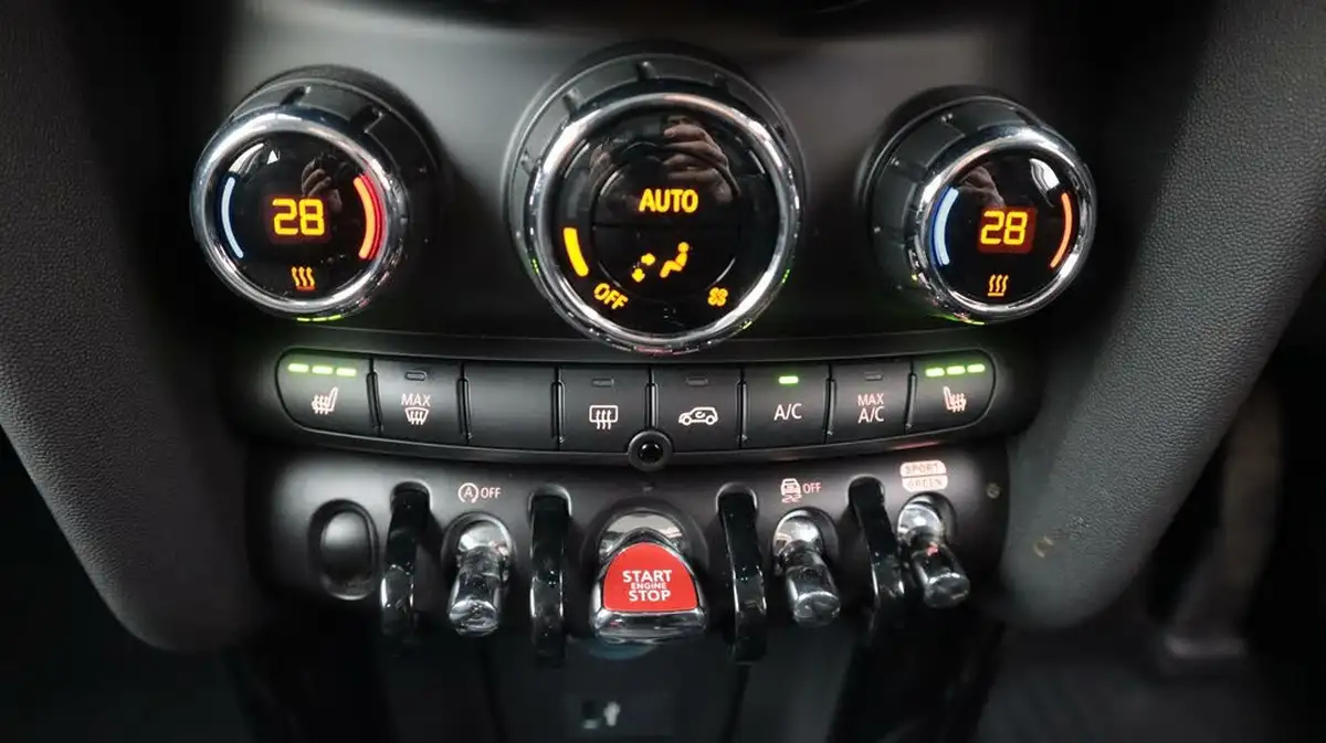2022-mini-cooper-15-cooper-classic-premium-hatchback-5d-auto-big-12