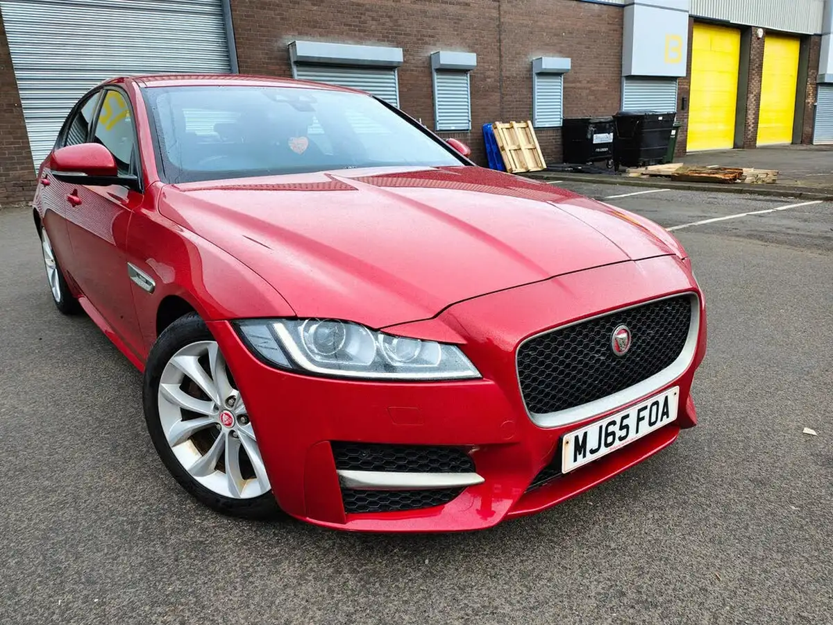 2015-jaguar-xf-20td-r-sport-180ps-auto-big-0