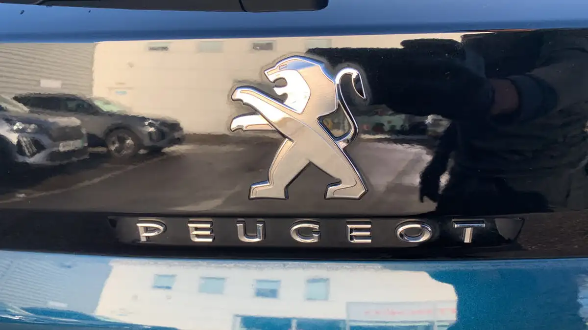 2021-peugeot-3008-suv-12-puretech-gt-big-25