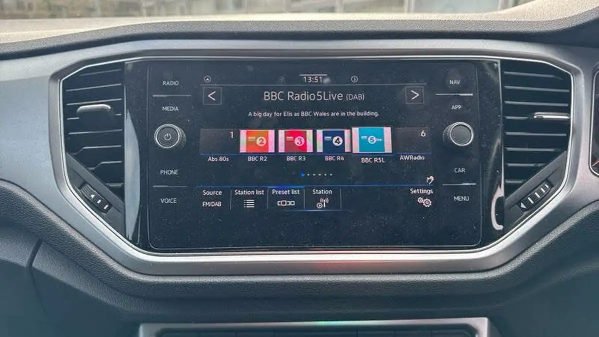 2021-volkswagen-t-roc-10-tsi-active-hatchback-5d-big-15