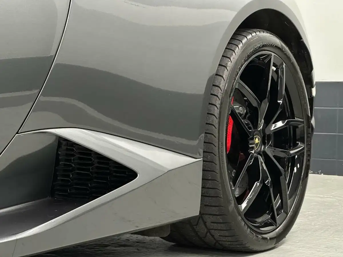 2016-lamborghini-huracan-52-lp-610-4-4wd-coupe-big-35