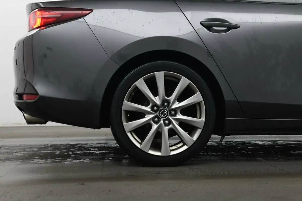 2019-mazda-mazda3-20-gt-sport-180ps-saloon-4d-big-16