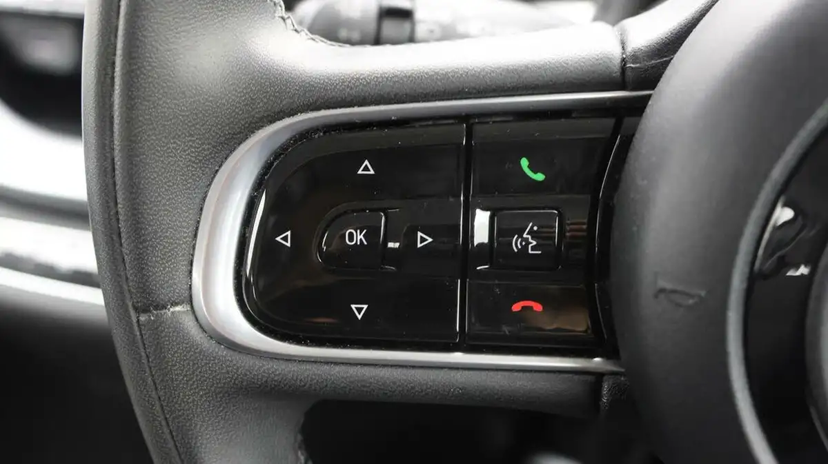 2021-fiat-500-e-icon-big-21