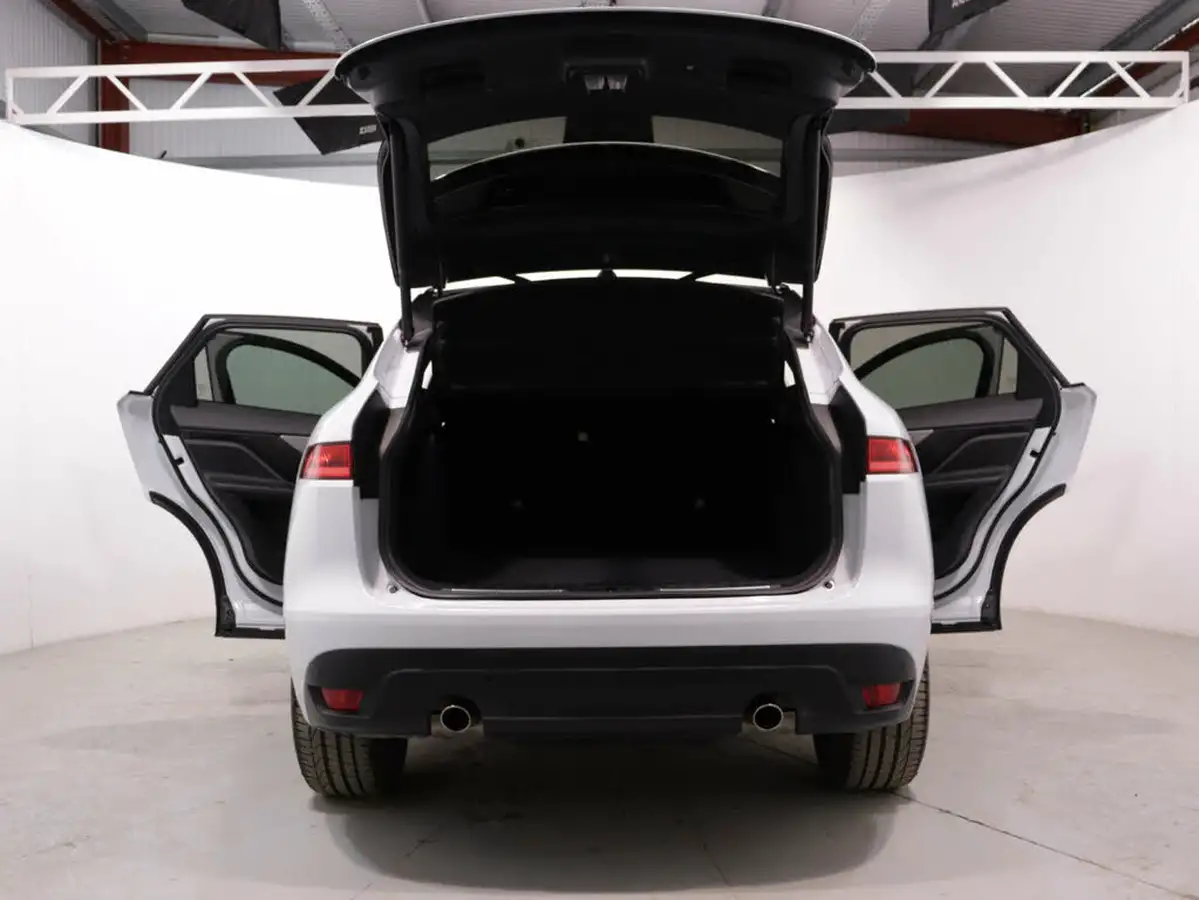 2020-jaguar-f-pace-20-i4d-chequered-flag-240ps-big-47