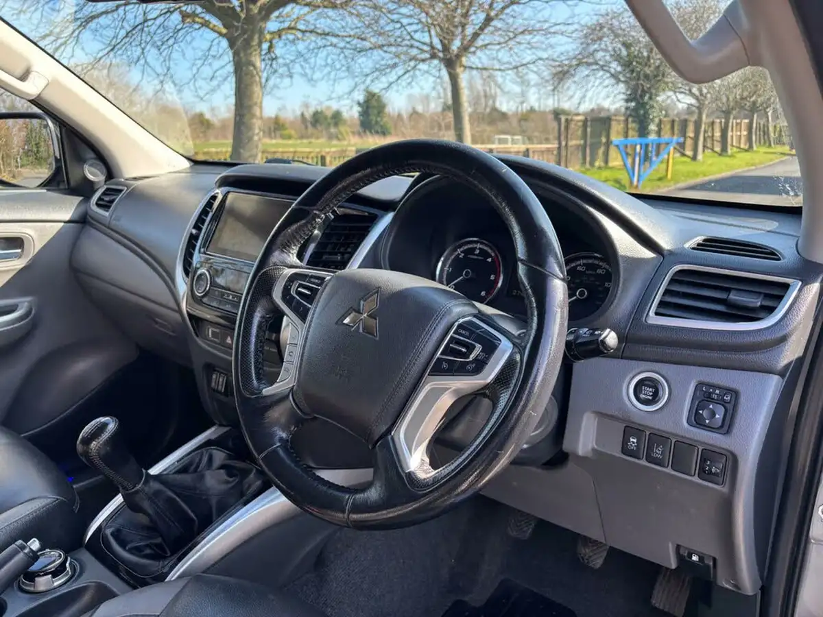 2019-mitsubishi-l200-24di-d-barbarian-eu6-big-8