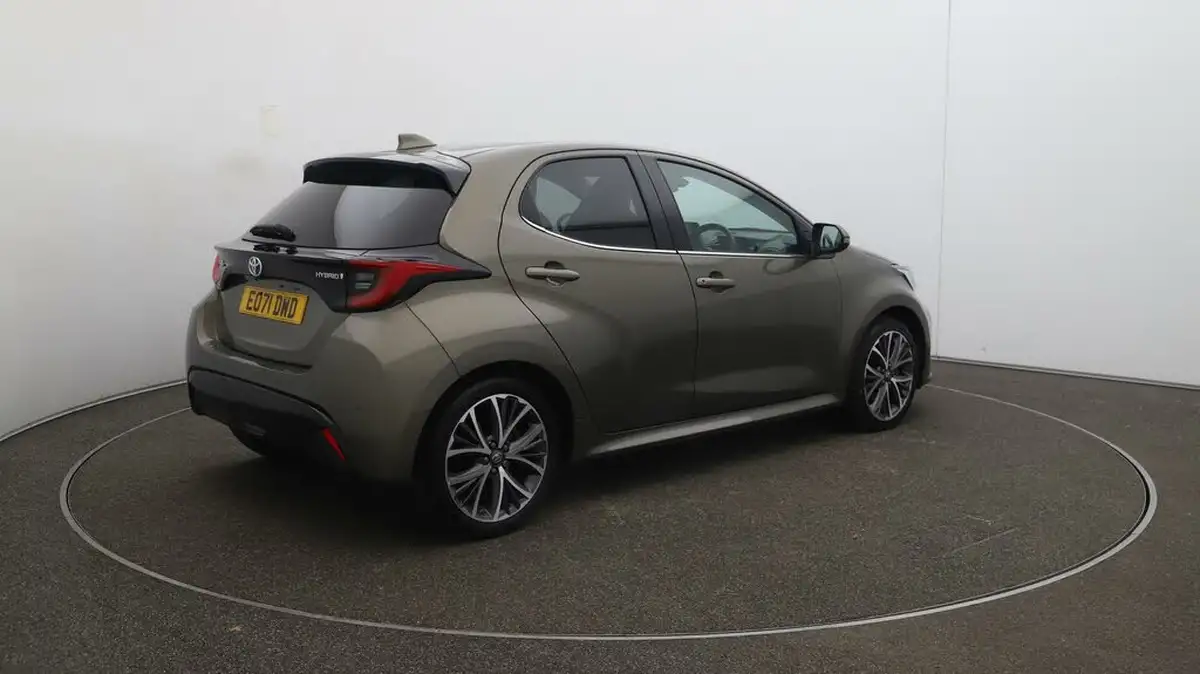 2021-toyota-yaris-15-vvt-i-excel-big-47
