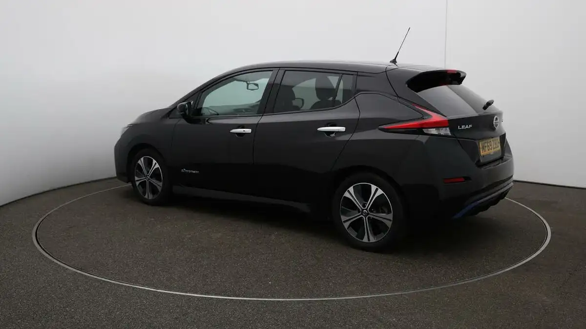 2020-nissan-leaf-e-tekna-big-26