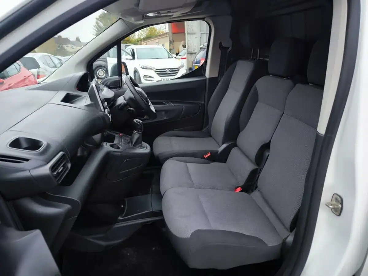 2019-peugeot-partner-16bluehdi-650-professional-big-21