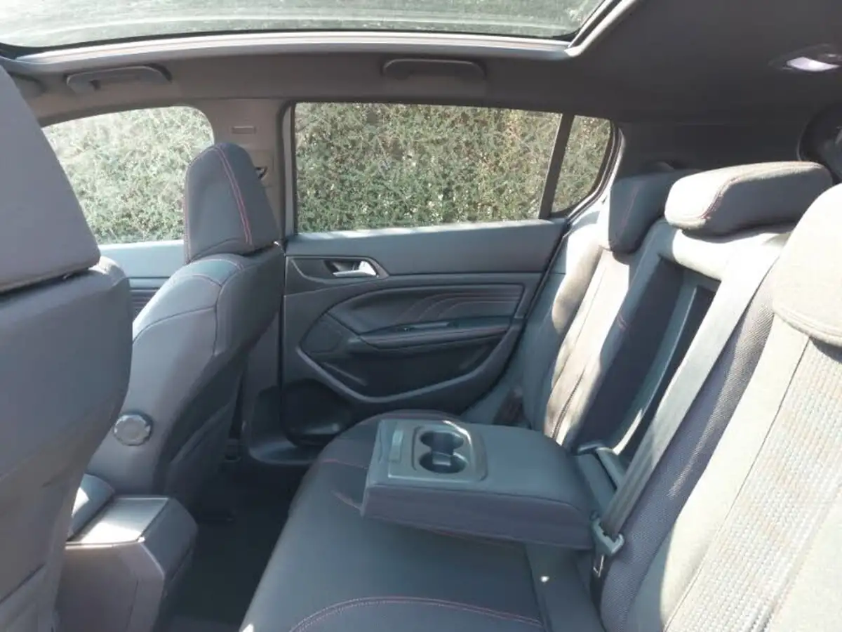 2018-peugeot-308-12-puretech-gt-line-big-5