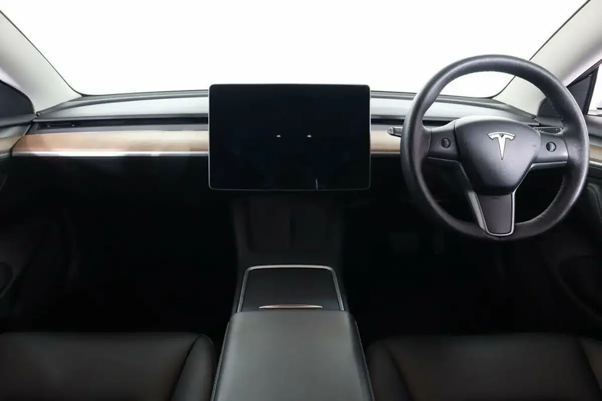 2021-tesla-model-3-e-standard-plus-big-18