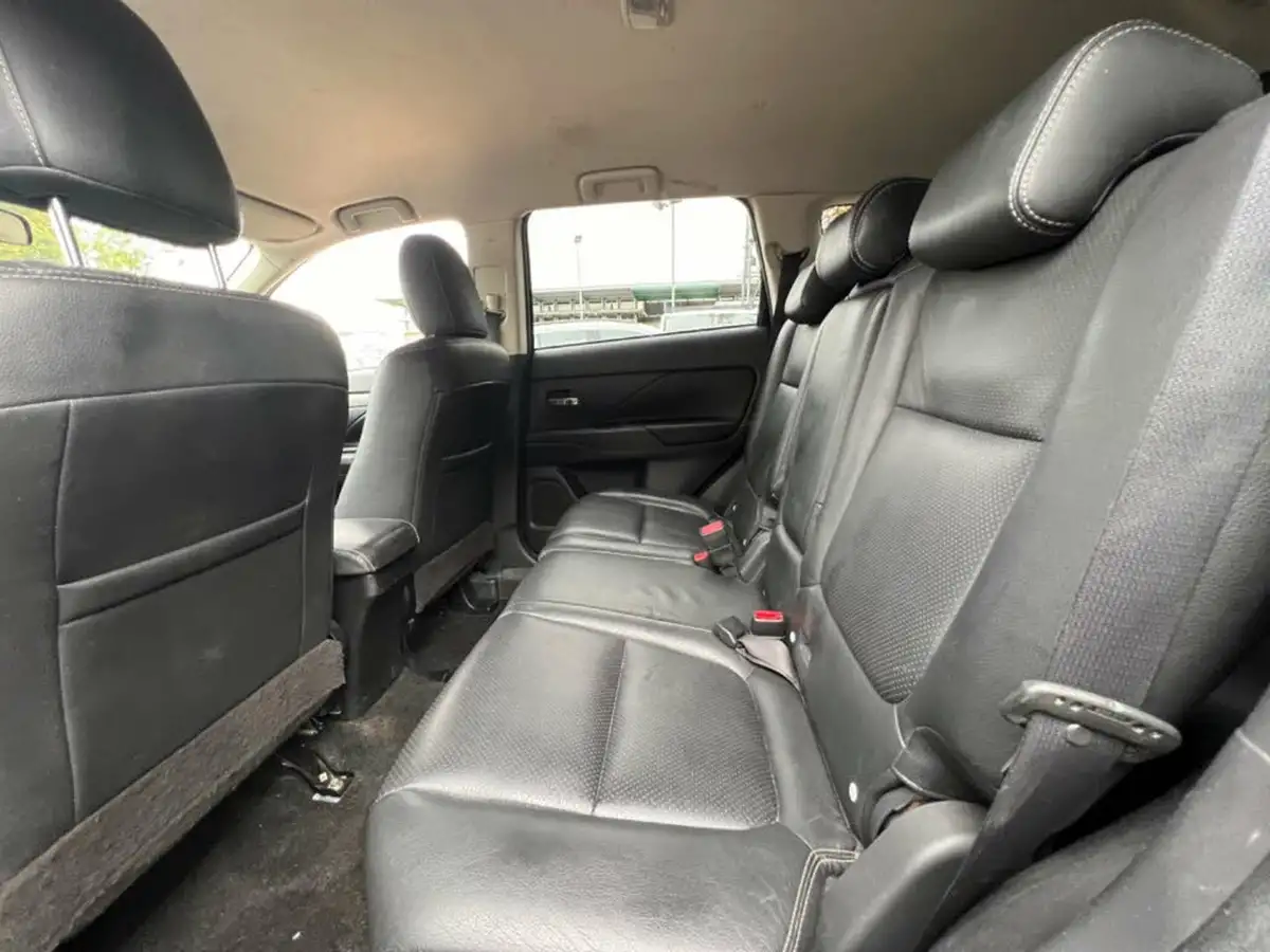 2014-mitsubishi-outlander-22di-d-gx3-7st-big-32