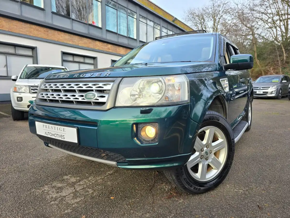 2011-land-rover-freelander-2-32-4x4-big-56