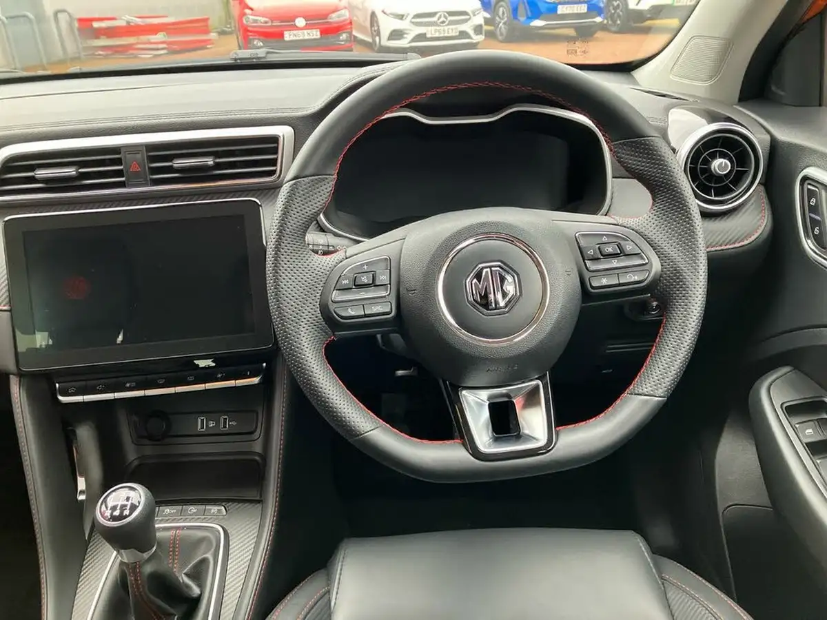 2024-mg-zs-suv-15-vti-tech-exclusive-big-14