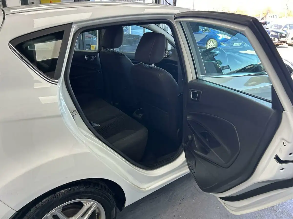 2014-ford-fiesta-10-zetec-100ps-ecoboost-ss-5d-big-42