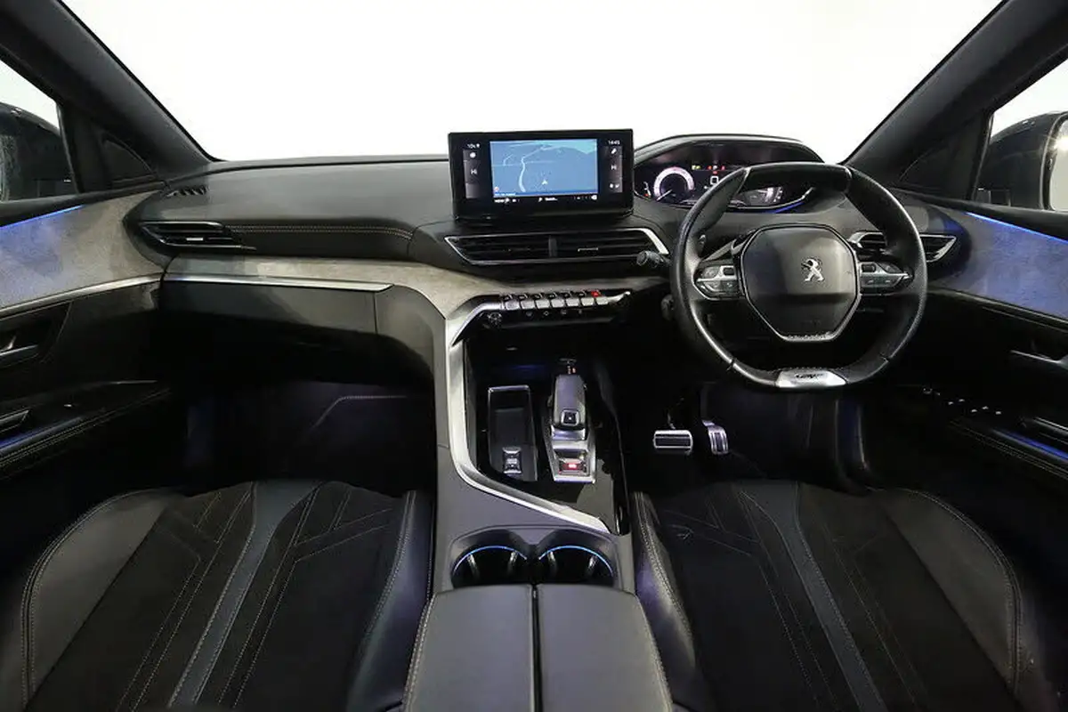 2021-peugeot-5008-suv-12-puretech-gt-eat8-big-1