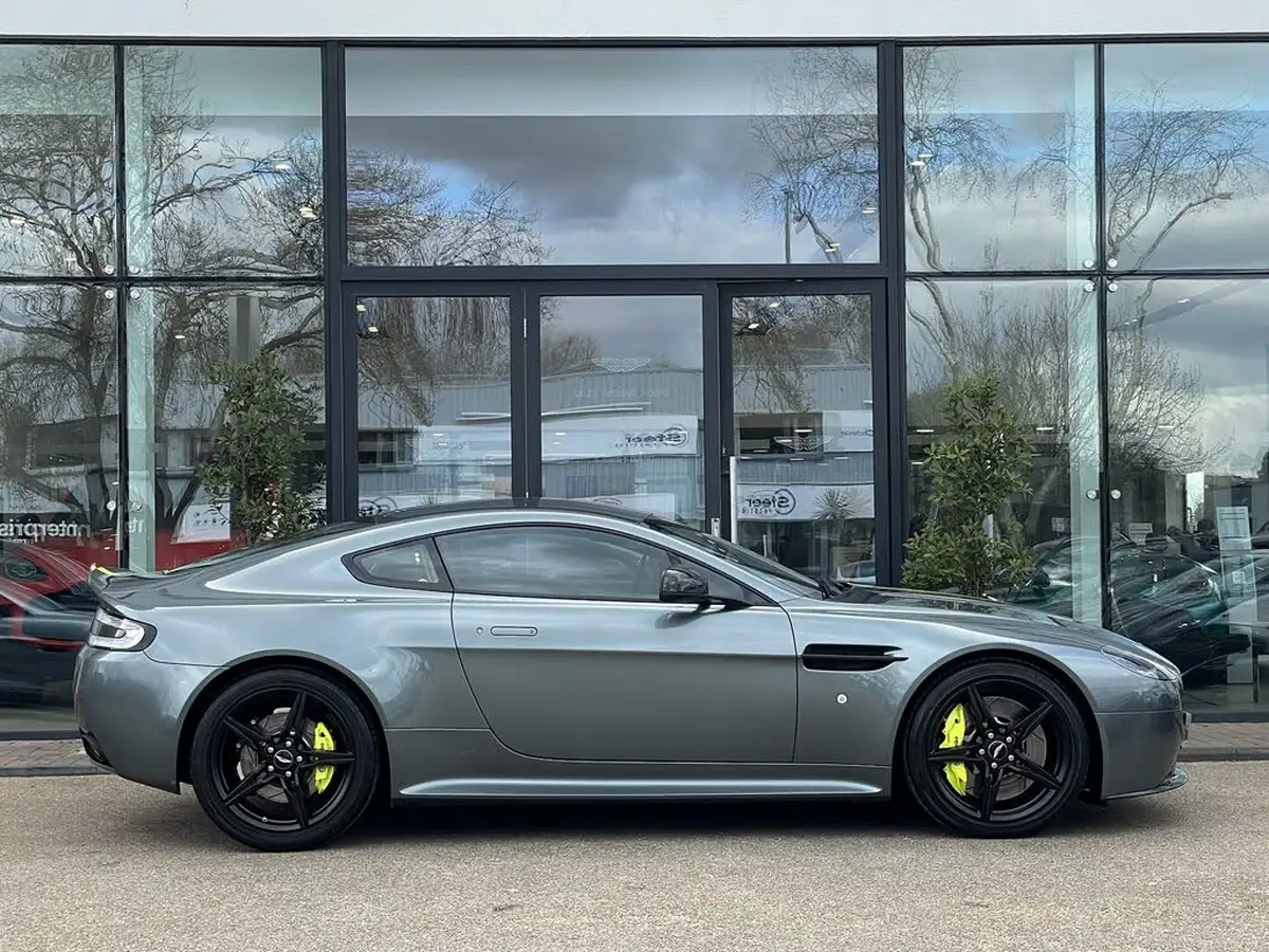 2017-aston-martin-vantage-47-v8-vantage-s-coupe-big-1