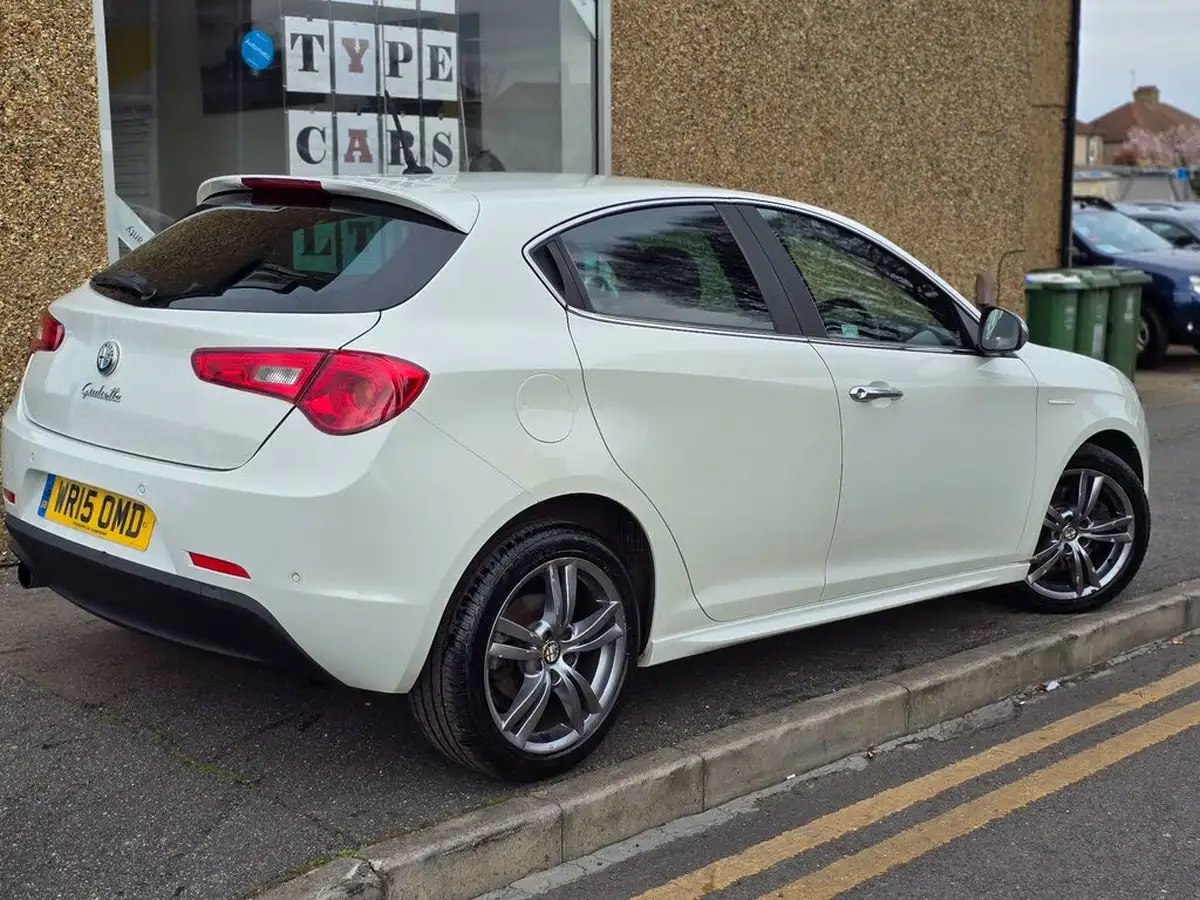 2015-alfa-romeo-giulietta-14-tb-exclusive-alfa-tct-big-8