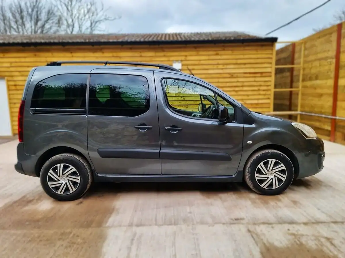 2016-citroen-berlingo-16bluehdi-multispace-xtr-102ps-ss-etg6-big-10