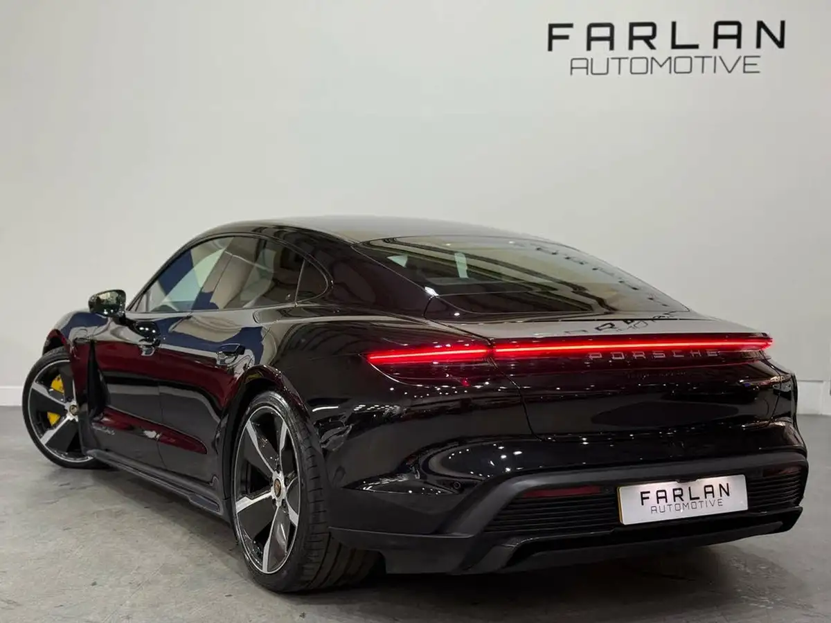 2020-porsche-taycan-e-turbo-s-big-8