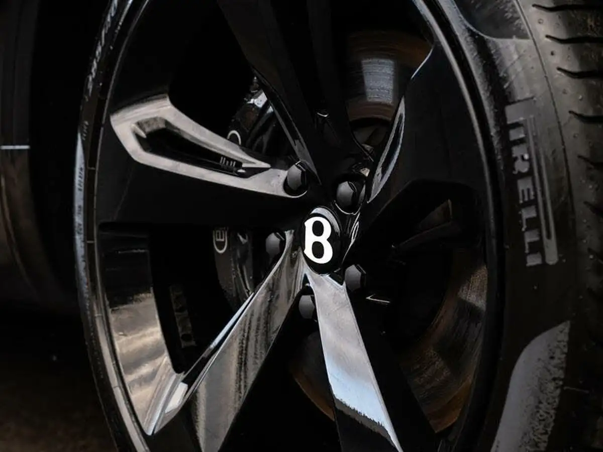 2019-bentley-bentayga-40-v8-big-45