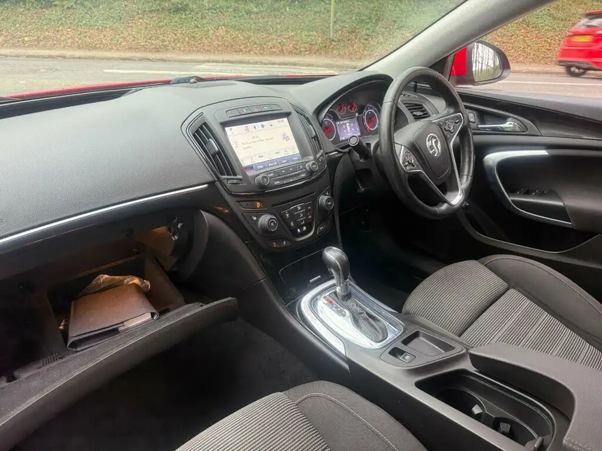2015-vauxhall-insignia-sports-tourer-20cdti-sri-nav-auto-big-5