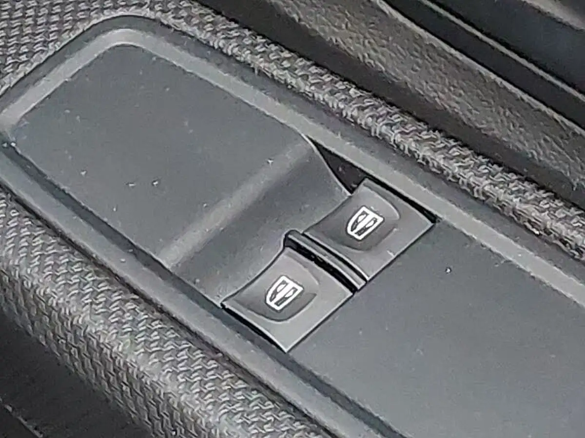 2022-dacia-sandero-stepway-10-tce-essential-90bhp-big-12
