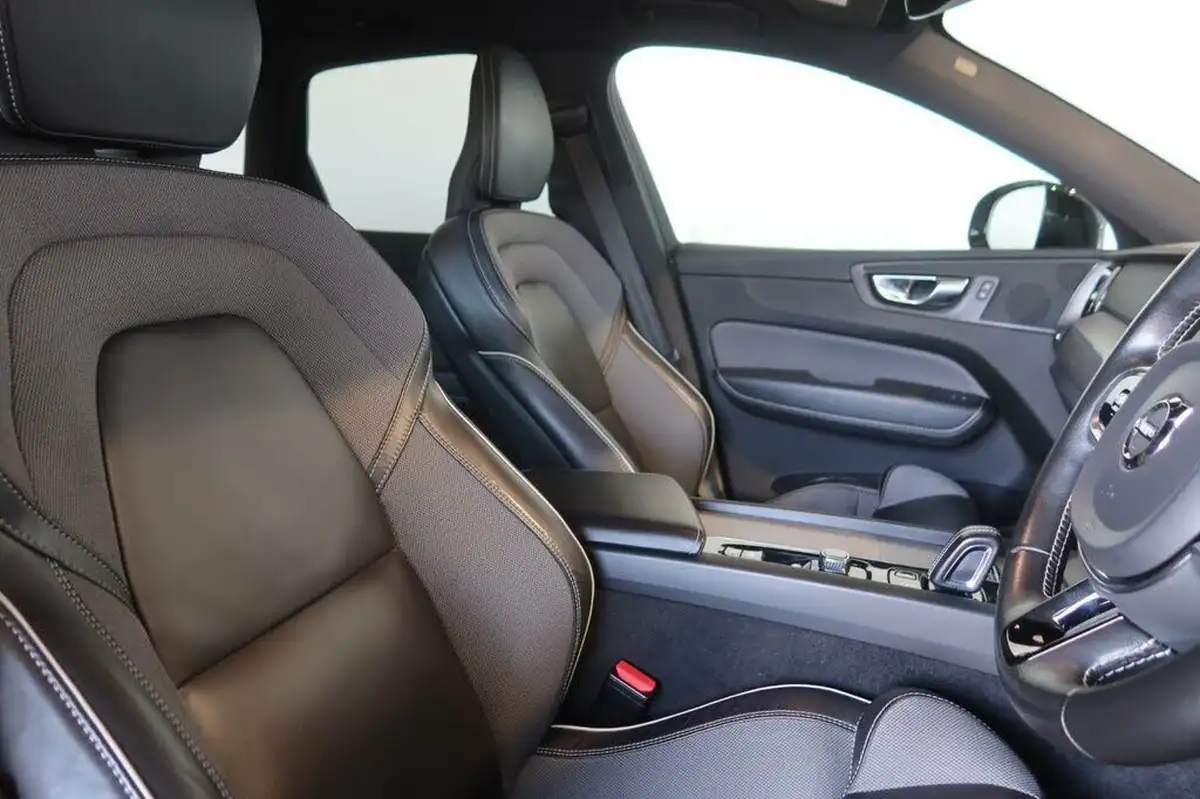 2021-volvo-xc60-20td-b5-r-design-big-8