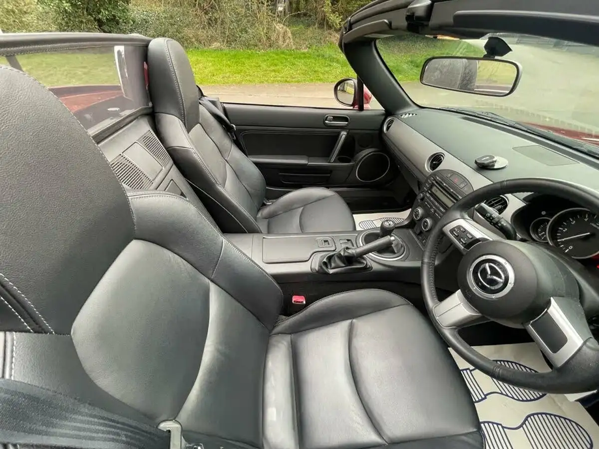 2010-mazda-mx-5-18-roadster-se-big-24