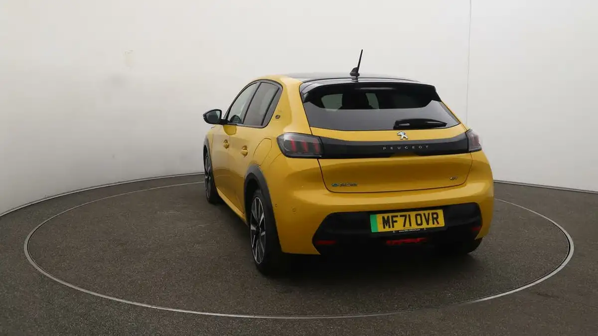 2021-peugeot-208-e-gt-premium-big-61
