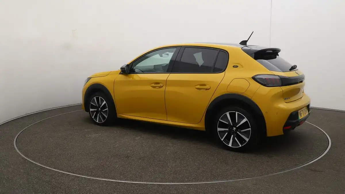 2021-peugeot-208-e-gt-premium-big-37