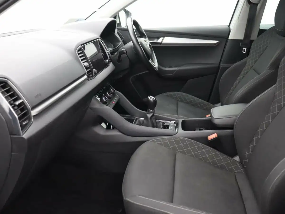 2020-skoda-karoq-15-tsi-se-big-8