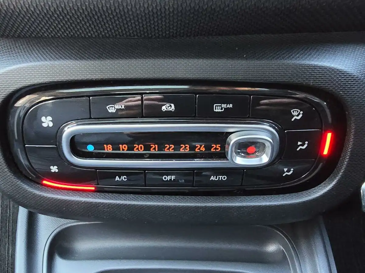 2019-smart-forfour-10-prime-sport-premium-twinamic-big-26