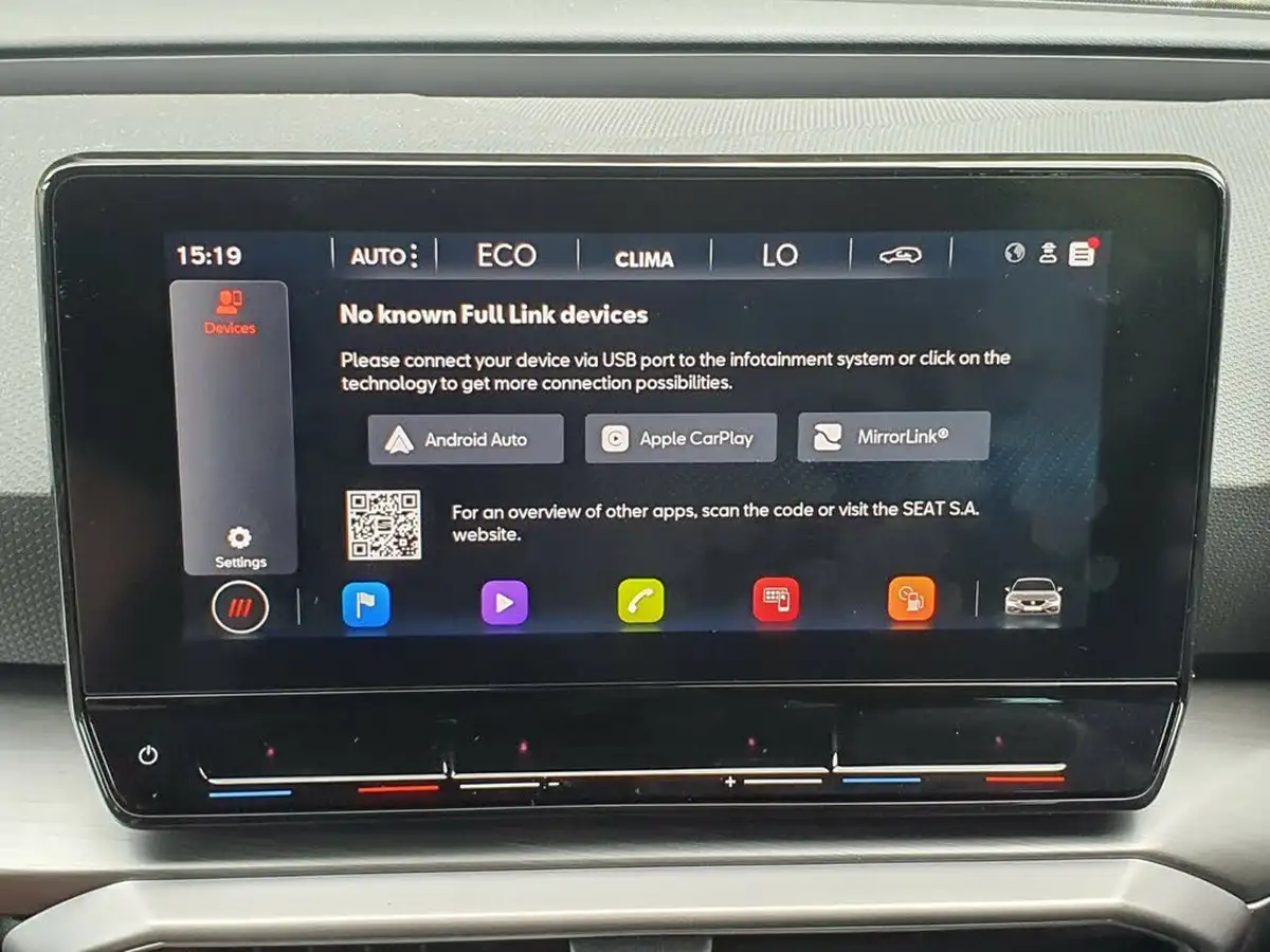 2024-seat-leon-14-e-hybrid-fr-hatchback-big-24