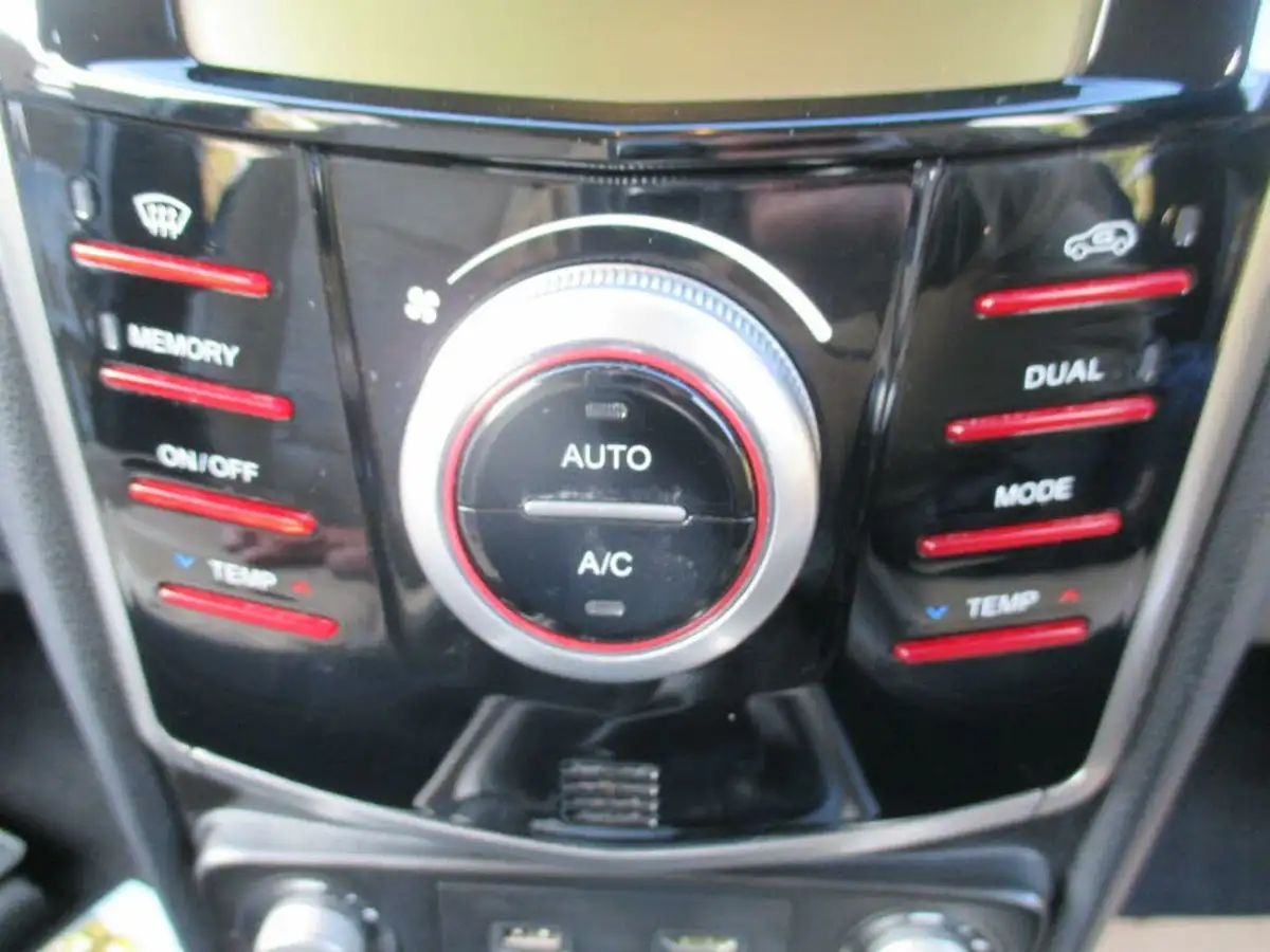 2016-kgm-ssangyong-tivoli-16-ex-big-16
