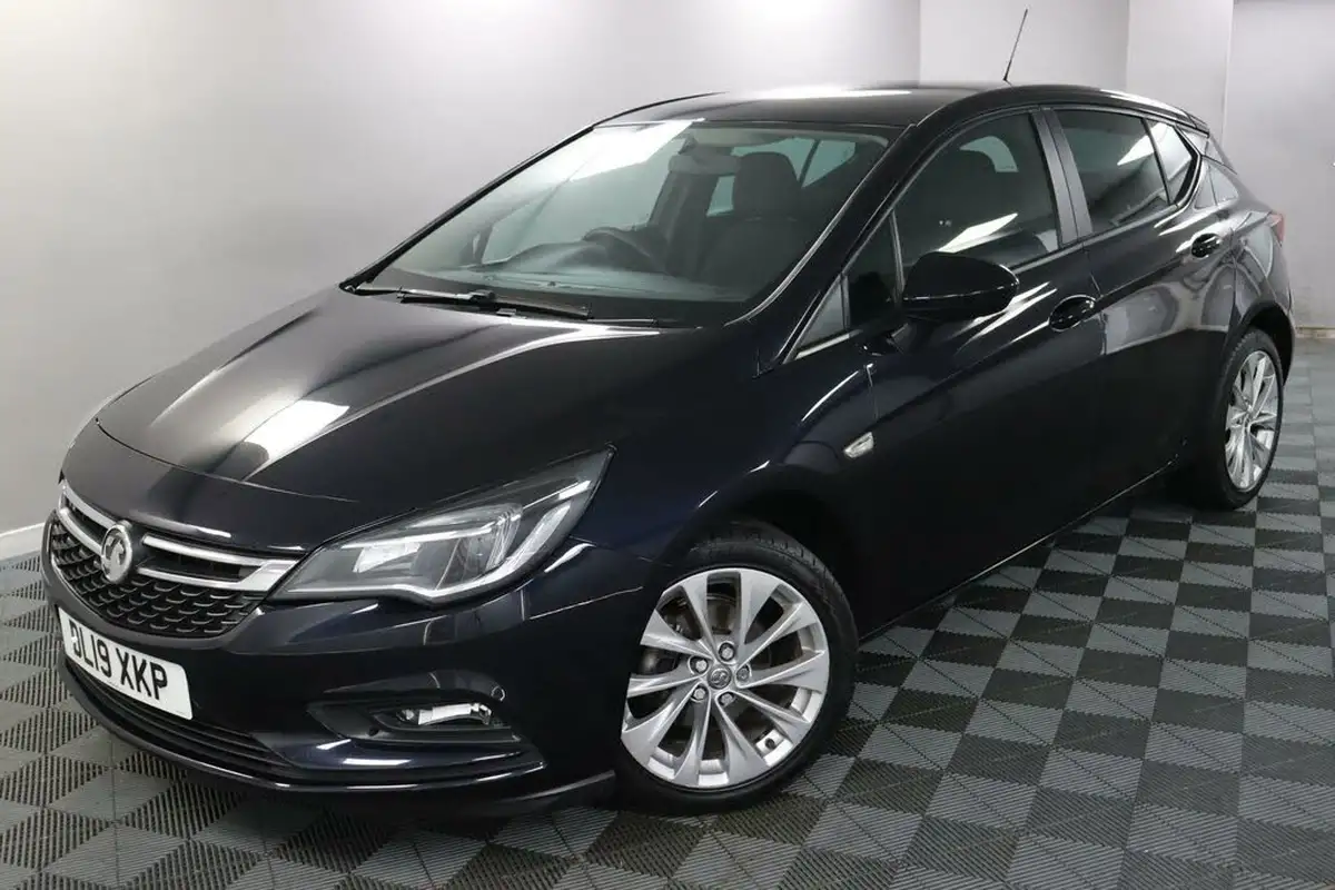 2019-vauxhall-astra-10i-turbo-design-hatchback-big-15