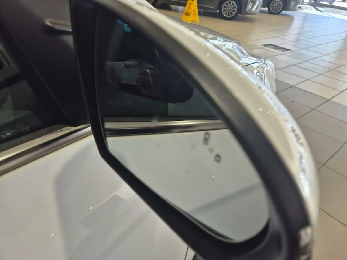 2021-hyundai-ioniq-e-premium-se-electric-100kw-big-47